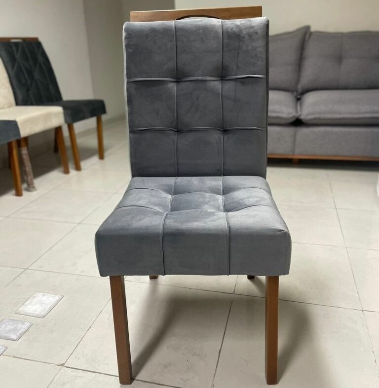 Mesa Pedro 90 Mel/Off White com 4 Cadeiras Sophia Veludo Cinza Grafite – ART ASSENTOS + WM DECOR - Imagem 2